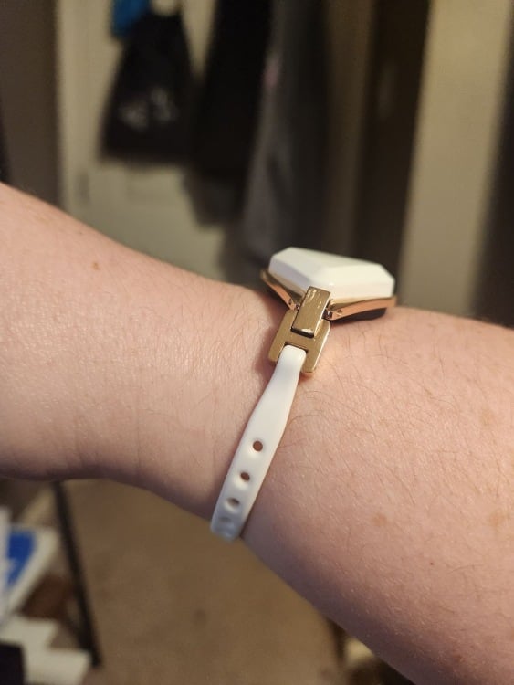 side view of bellabeat ivy fitness tracker showing adjustable band