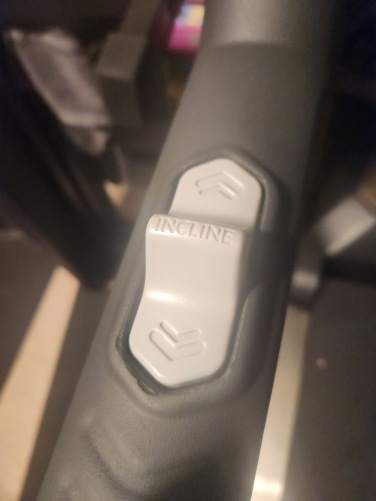 incline and speed switch on treadmill handle